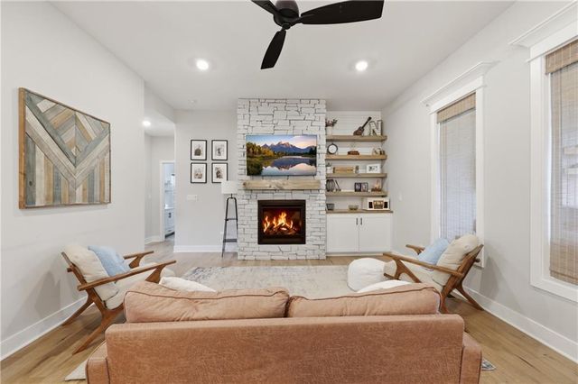 1313 NW Brentwood Drive, Grain Valley, MO 64029