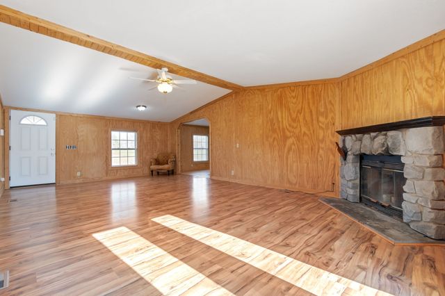 6602 High Meadow Ct, Nunnelly, TN 37137