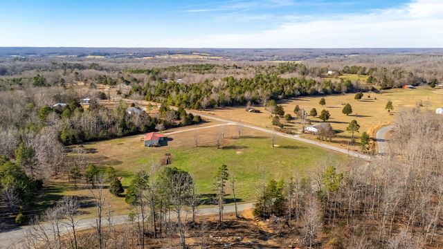 6602 High Meadow Ct, Nunnelly, TN 37137