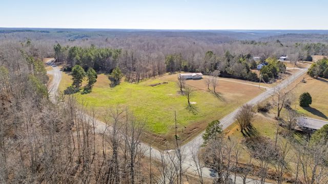 6602 High Meadow Ct, Nunnelly, TN 37137