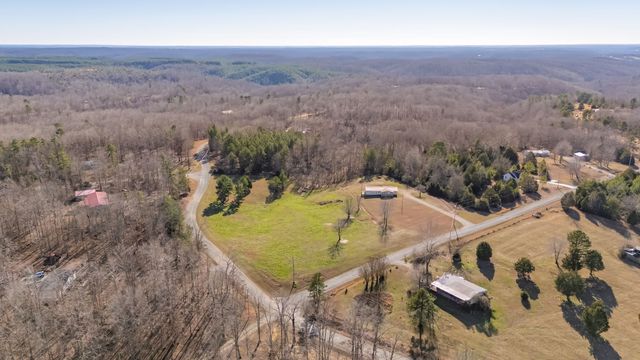 6602 High Meadow Ct, Nunnelly, TN 37137