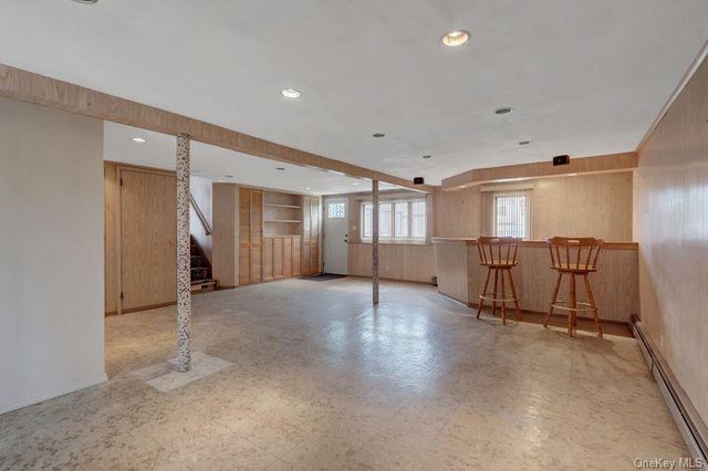 50 Independence Avenue, Babylon, NY 11702
