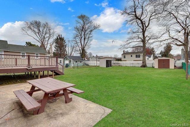 50 Independence Avenue, Babylon, NY 11702