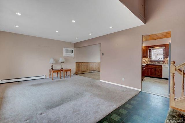 50 Independence Avenue, Babylon, NY 11702