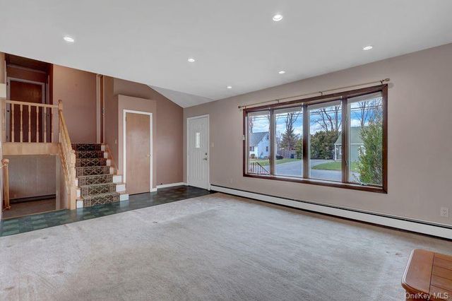 50 Independence Avenue, Babylon, NY 11702