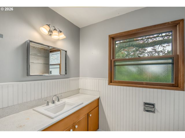 16315 Ne Holladay St, Portland, OR 97230