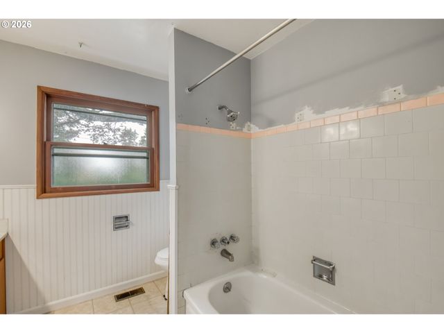 16315 Ne Holladay St, Portland, OR 97230