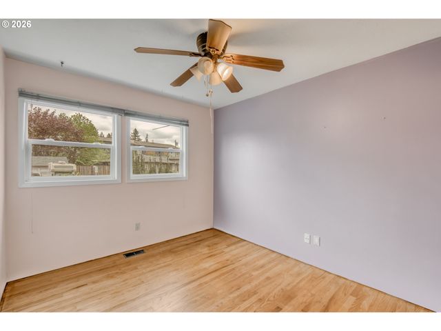 16315 Ne Holladay St, Portland, OR 97230