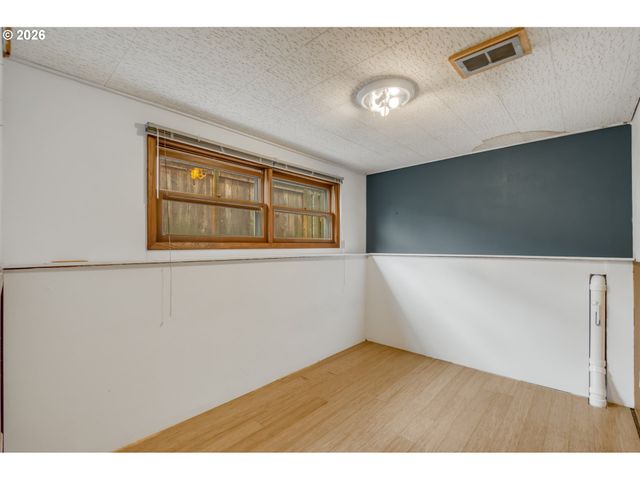 16315 Ne Holladay St, Portland, OR 97230