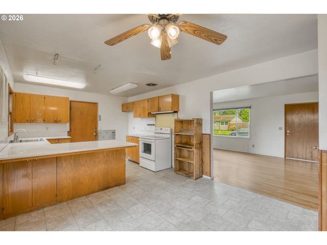 16315 Ne Holladay St, Portland, OR 97230