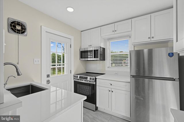 222 N BERLIN RD, Lindenwold, NJ 08021