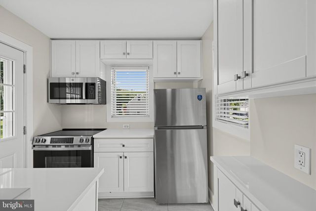 222 N BERLIN RD, Lindenwold, NJ 08021