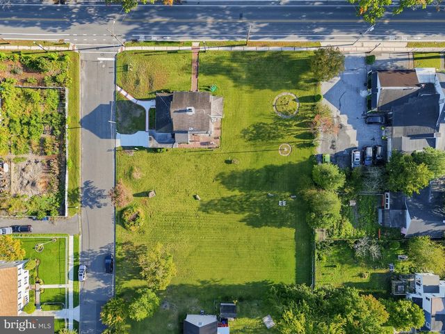 222 N BERLIN RD, Lindenwold, NJ 08021
