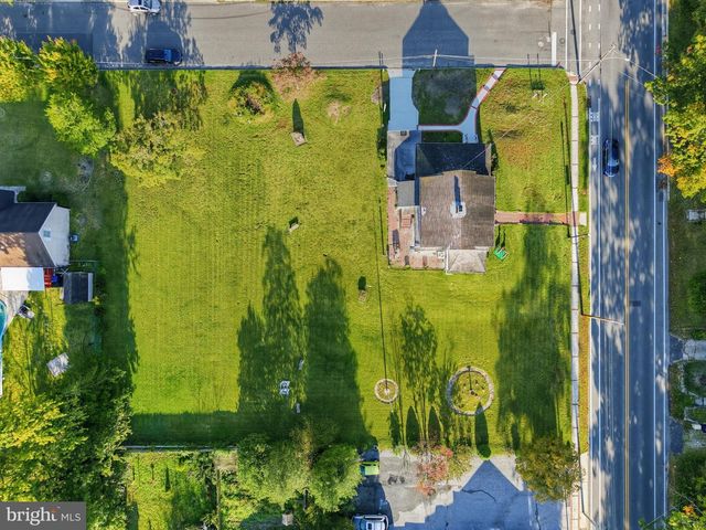 222 N BERLIN RD, Lindenwold, NJ 08021