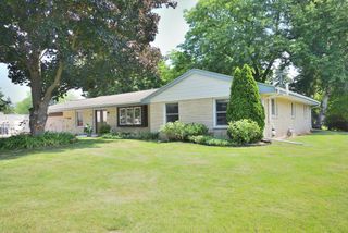7100 N Parkview DRIVE, Lannon, WI 53046