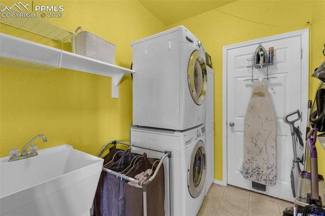 5810 Wolf Village Drive, Colorado Springs, CO 80924