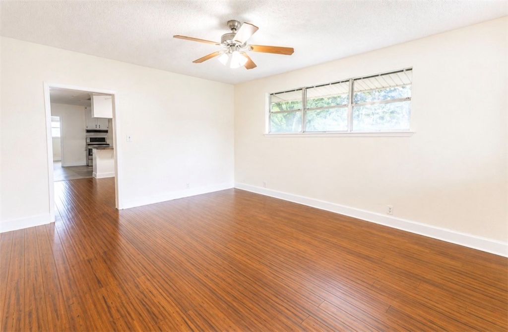 633 Tutt Ave, Taft, TX 78390 — photo 3