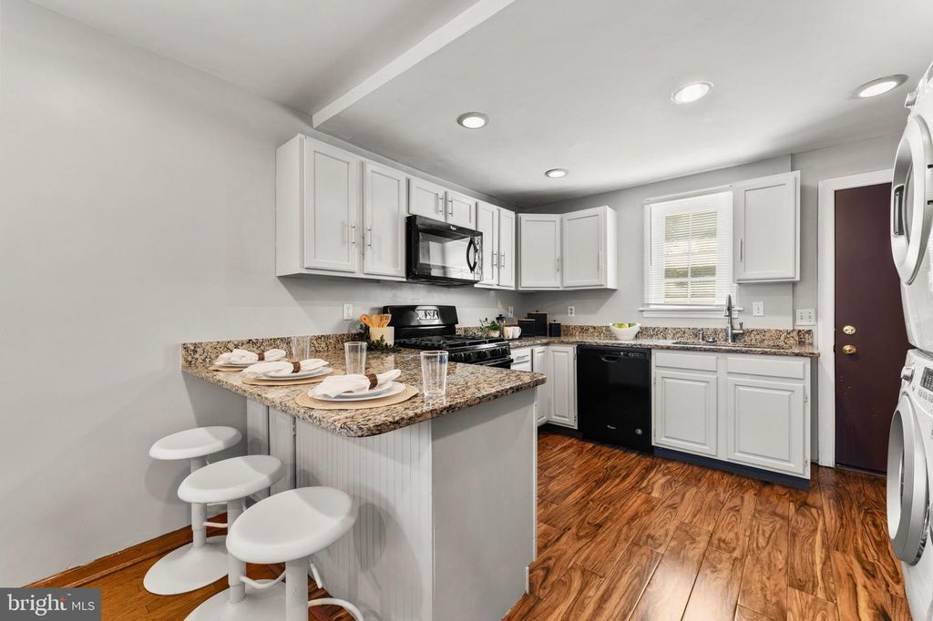 Image 11 of property listing at 5615 QUEENS CHAPEL RD, Hyattsville, MD 20782