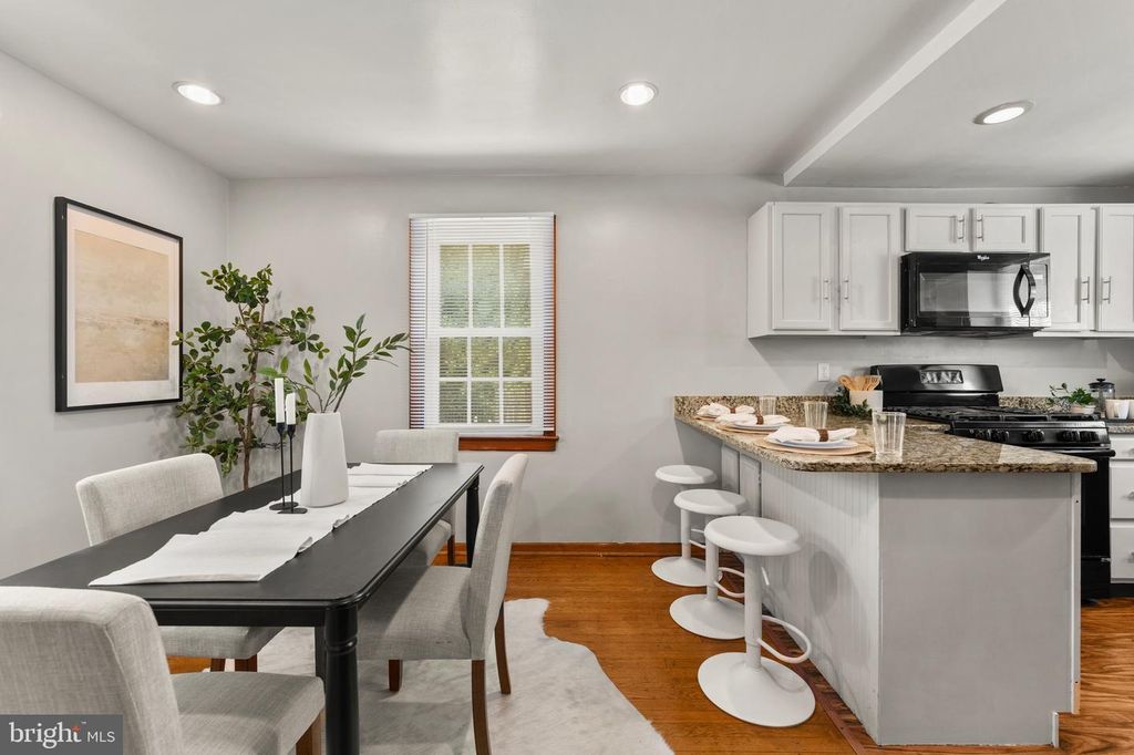 Image 12 of property listing at 5615 QUEENS CHAPEL RD, Hyattsville, MD 20782