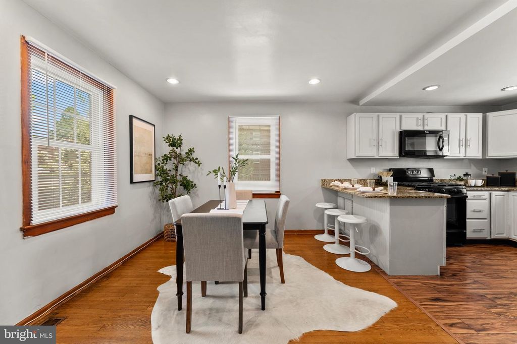 Image 16 of property listing at 5615 QUEENS CHAPEL RD, Hyattsville, MD 20782