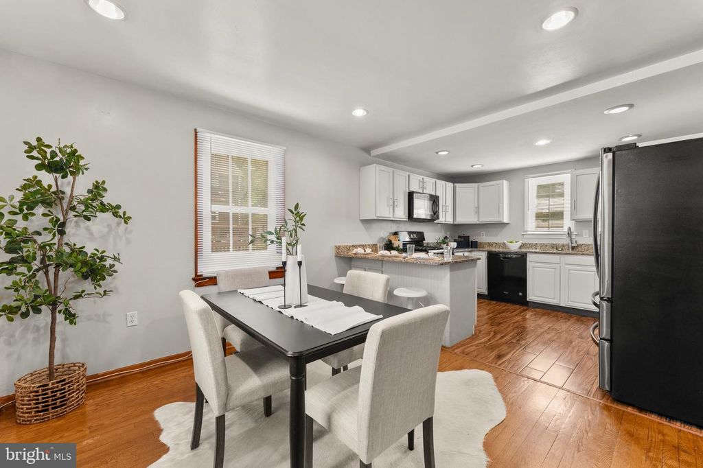 Image 17 of property listing at 5615 QUEENS CHAPEL RD, Hyattsville, MD 20782