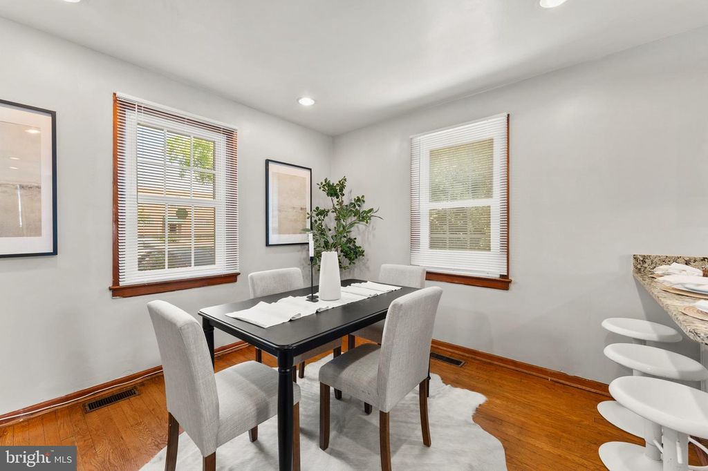 Image 19 of property listing at 5615 QUEENS CHAPEL RD, Hyattsville, MD 20782