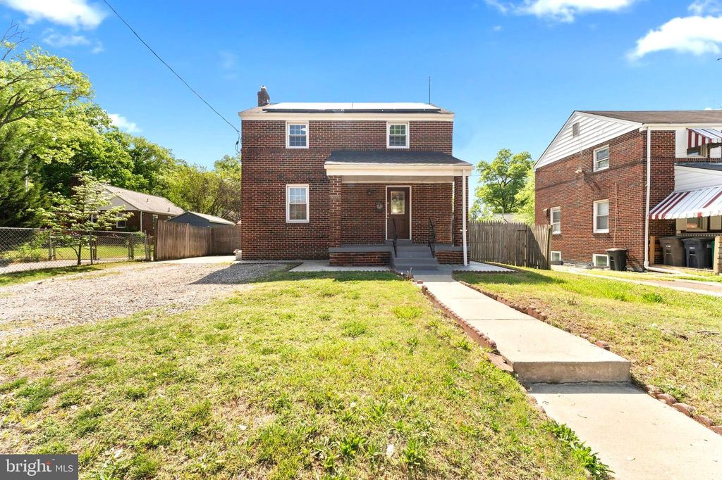 Image 2 of property listing at 5615 QUEENS CHAPEL RD, Hyattsville, MD 20782
