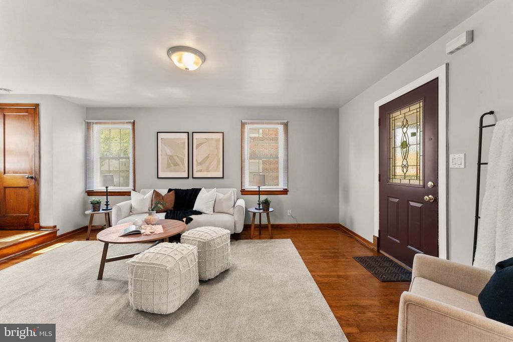 Image 22 of property listing at 5615 QUEENS CHAPEL RD, Hyattsville, MD 20782