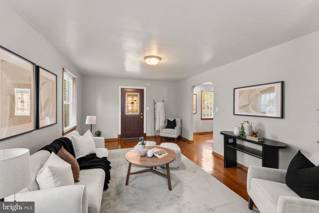 Image 30 of property listing at 5615 QUEENS CHAPEL RD, Hyattsville, MD 20782