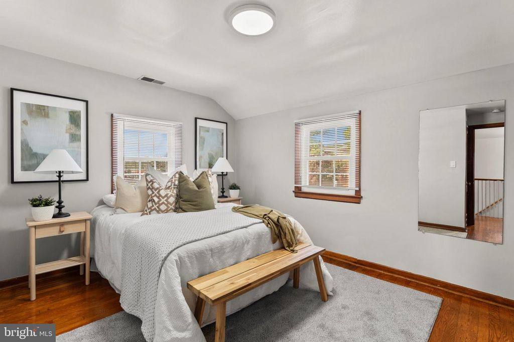 Image 31 of property listing at 5615 QUEENS CHAPEL RD, Hyattsville, MD 20782