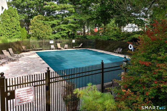 105 Harbor Drive APT 107, Stamford, CT 06902