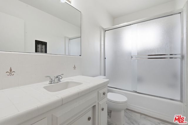 2332 S Beverly Glen Boulevard 5, Los Angeles, CA 90064