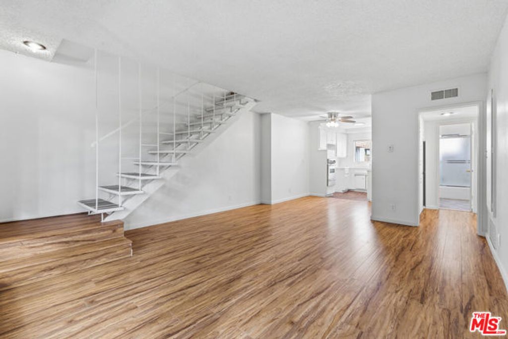 2332 S Beverly Glen Boulevard 5, Los Angeles, CA 90064