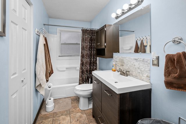 104 Girard Street, Port Byron, IL 61275