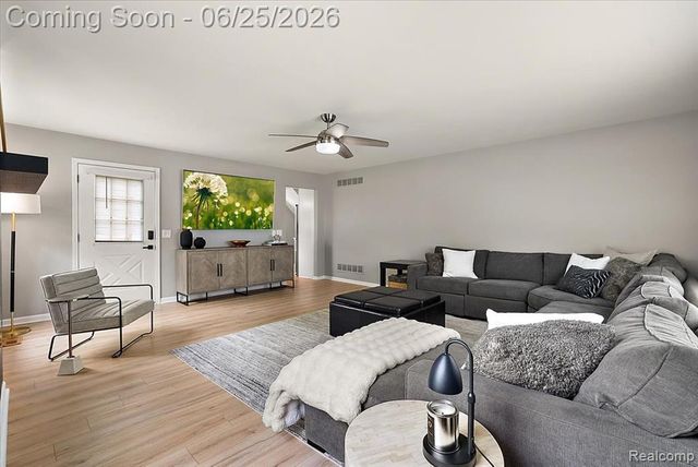 45071 Yorkshire Drive, Novi, MI 48375