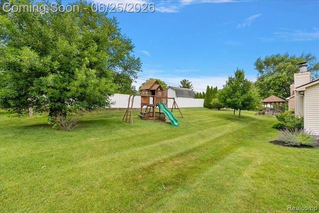 45071 Yorkshire Drive, Novi, MI 48375