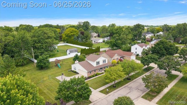 45071 Yorkshire Drive, Novi, MI 48375