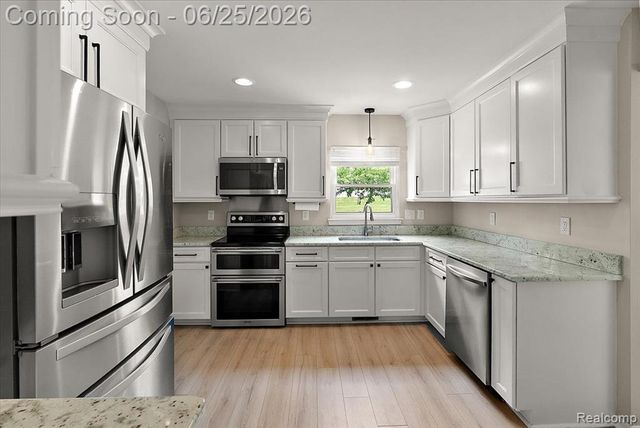 45071 Yorkshire Drive, Novi, MI 48375