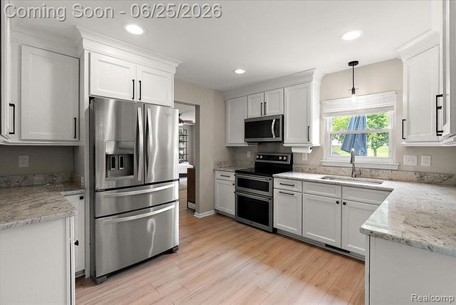 45071 Yorkshire Drive, Novi, MI 48375