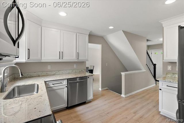 45071 Yorkshire Drive, Novi, MI 48375