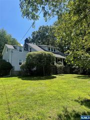 606 Wyckoff Avenue A, Mahwah, NJ 07430