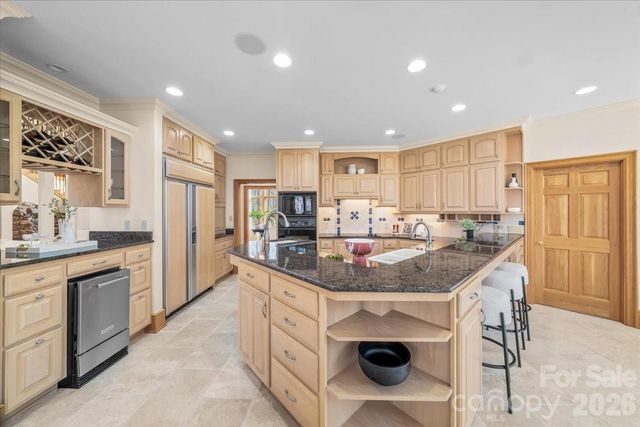 1043 Rolling Green Drive, Newton, NC 28658