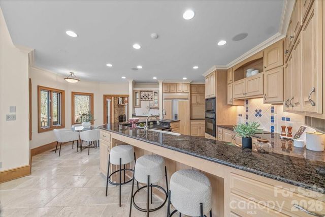 1043 Rolling Green Drive, Newton, NC 28658