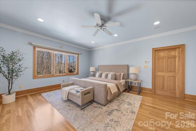 1043 Rolling Green Drive, Newton, NC 28658