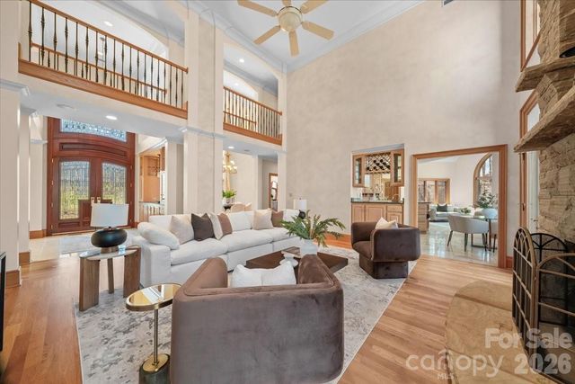 1043 Rolling Green Drive, Newton, NC 28658