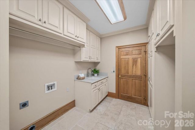 1043 Rolling Green Drive, Newton, NC 28658