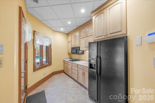 1043 Rolling Green Drive, Newton, NC 28658