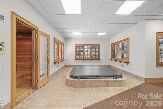 1043 Rolling Green Drive, Newton, NC 28658