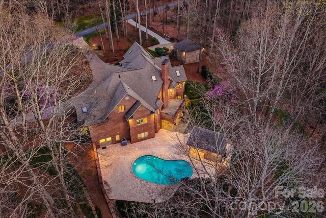 1043 Rolling Green Drive, Newton, NC 28658