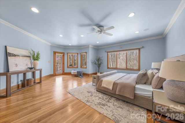 1043 Rolling Green Drive, Newton, NC 28658